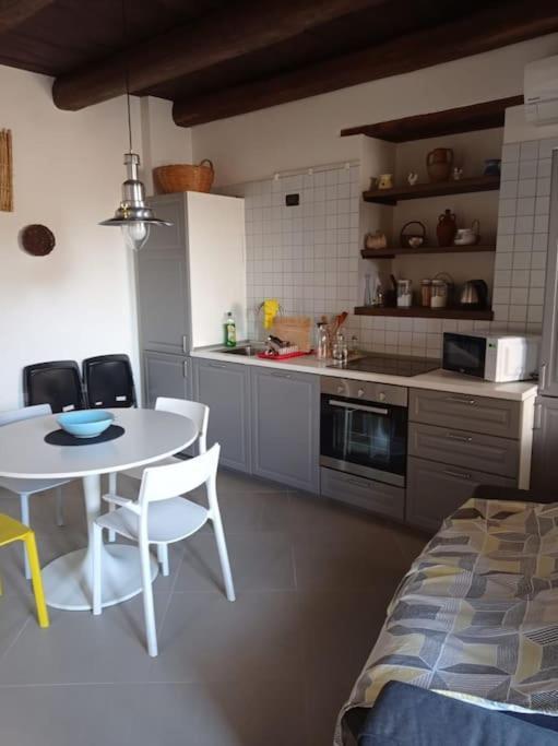Casa Torre Con Terrazza Panoramica Villa Futani Eksteriør billede