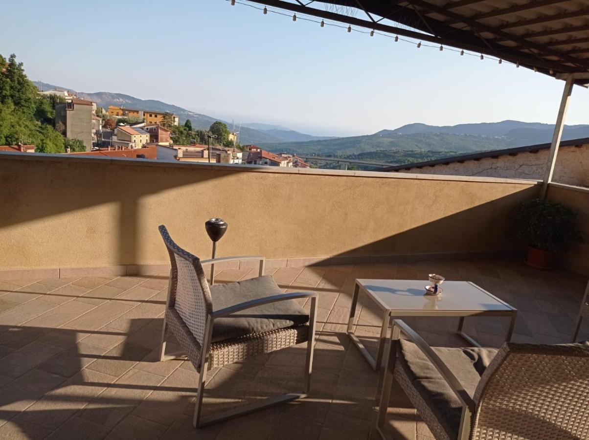 Casa Torre Con Terrazza Panoramica Villa Futani Eksteriør billede