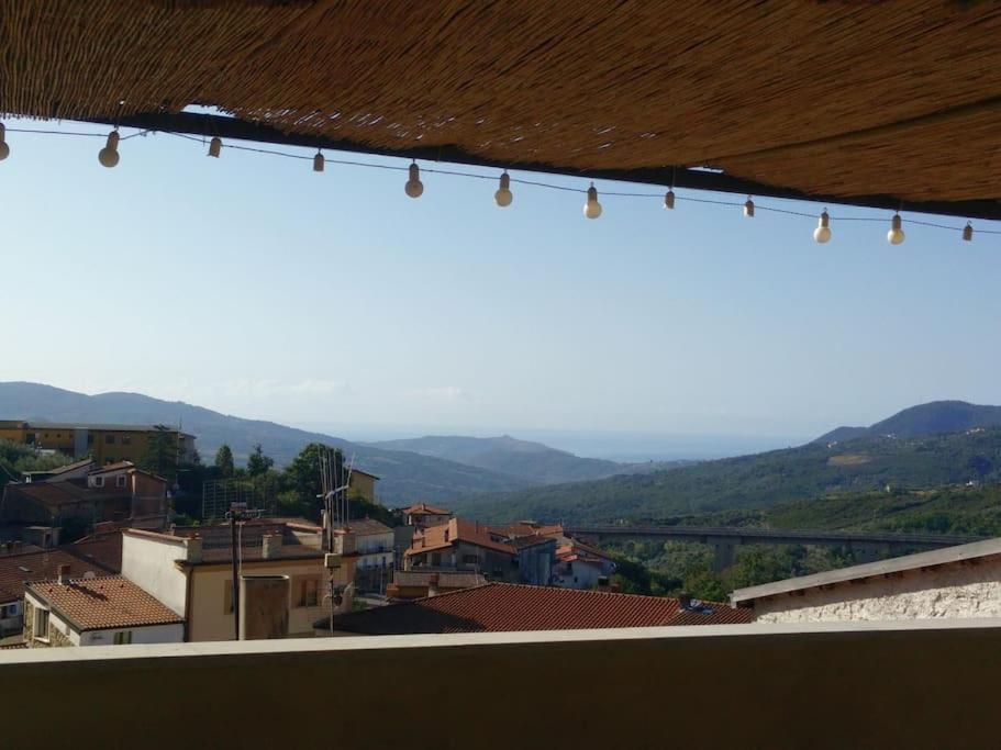 Casa Torre Con Terrazza Panoramica Villa Futani Eksteriør billede
